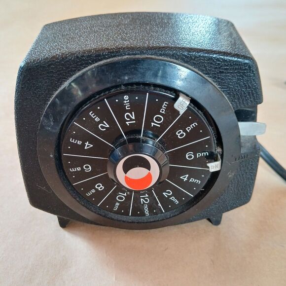 Vintage Lamp-Lyter Lamp & Appliance Black Timer - Model HT-75, 7 Amps, 875 Watts - Picture 2 of 4
